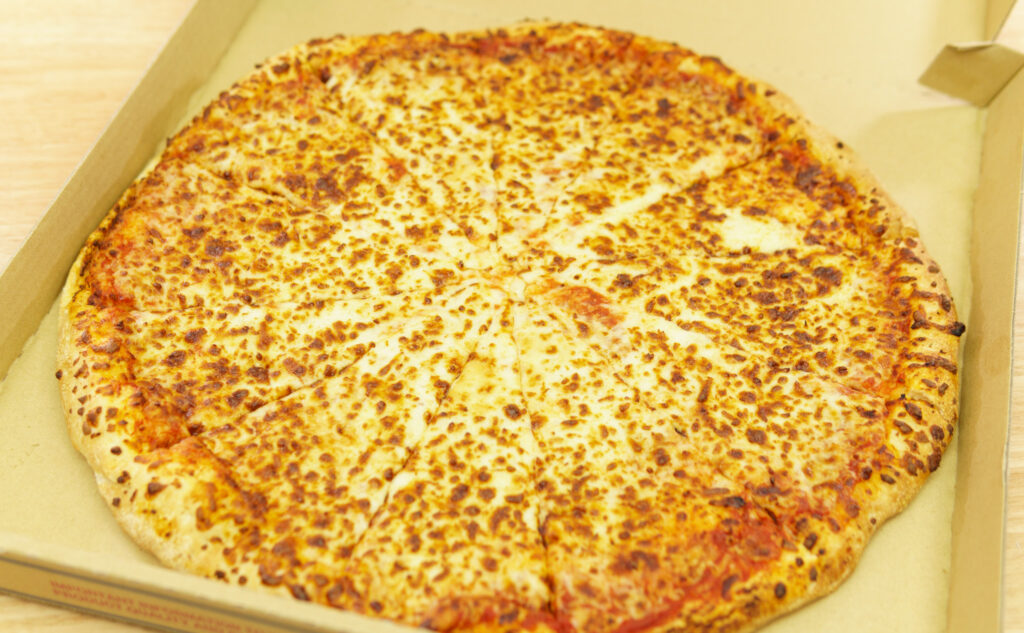 コストコのホールピザのチーズ味