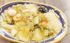 八宝菜あんかけやきそば！マックスバリュに展開する彩華楼の中華がうまいの画像