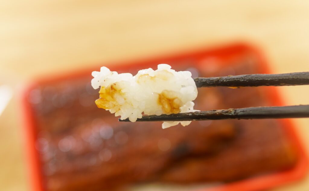 魚萬うなぎ丼のごはん