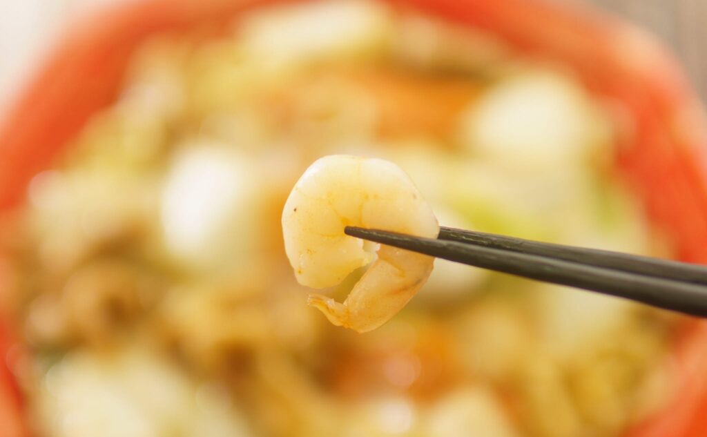 ザ・ビッグの八宝菜焼きそばの湯でエビ