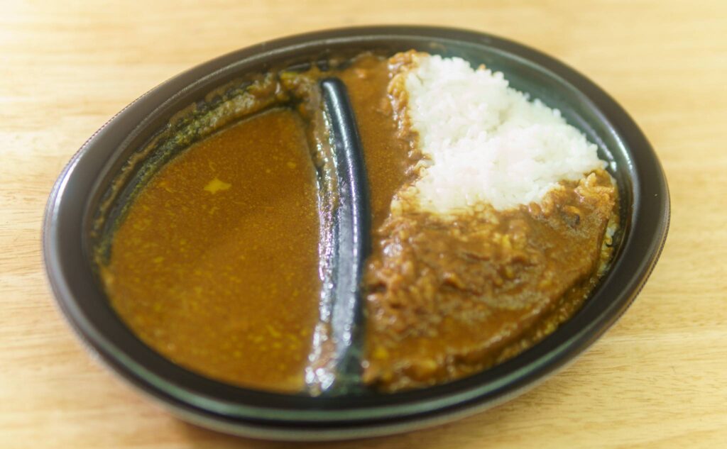 セルフ ホット カレーの盛り付け後