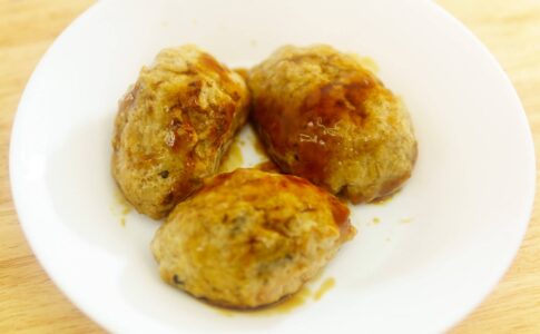 炭火焼鶏つくね（軟骨入り）たれの加熱後の美味しそうなようす
