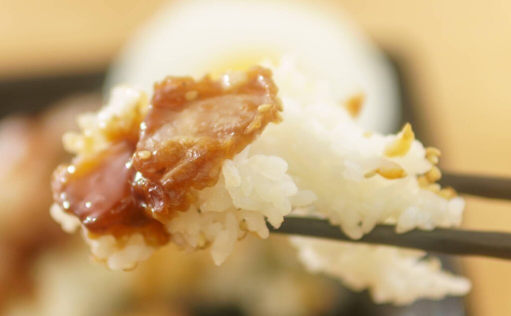 今治名物 焼豚たまご飯の焼き豚と白米