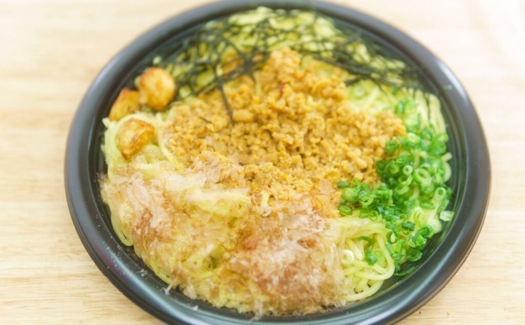 細かいネギとかつお・刻みのり魅力の台湾まぜそば