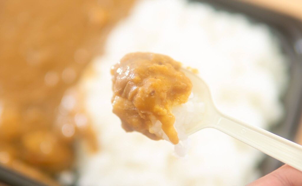 メガ盛り1kgカレーライスのルーは野菜が小さめ
