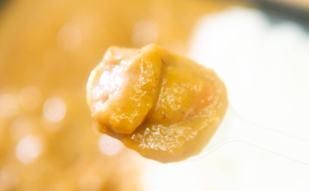 メガ盛り1kgカレーライスのルーにあるジャガイモ